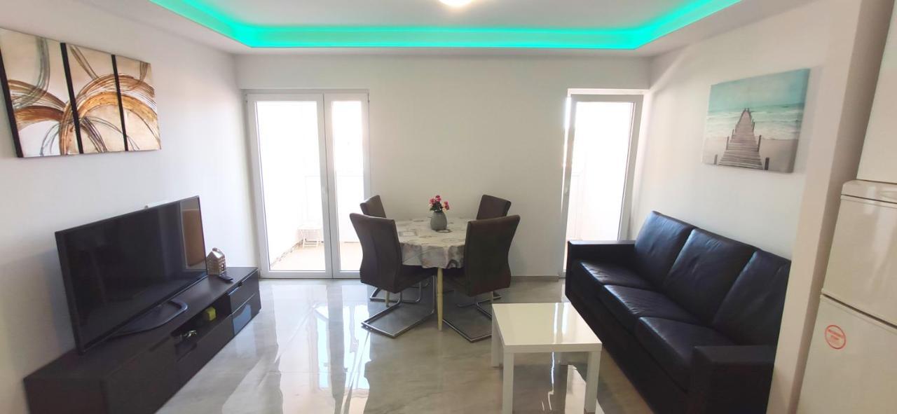 Apartment Dolores Макарска Екстериор снимка
