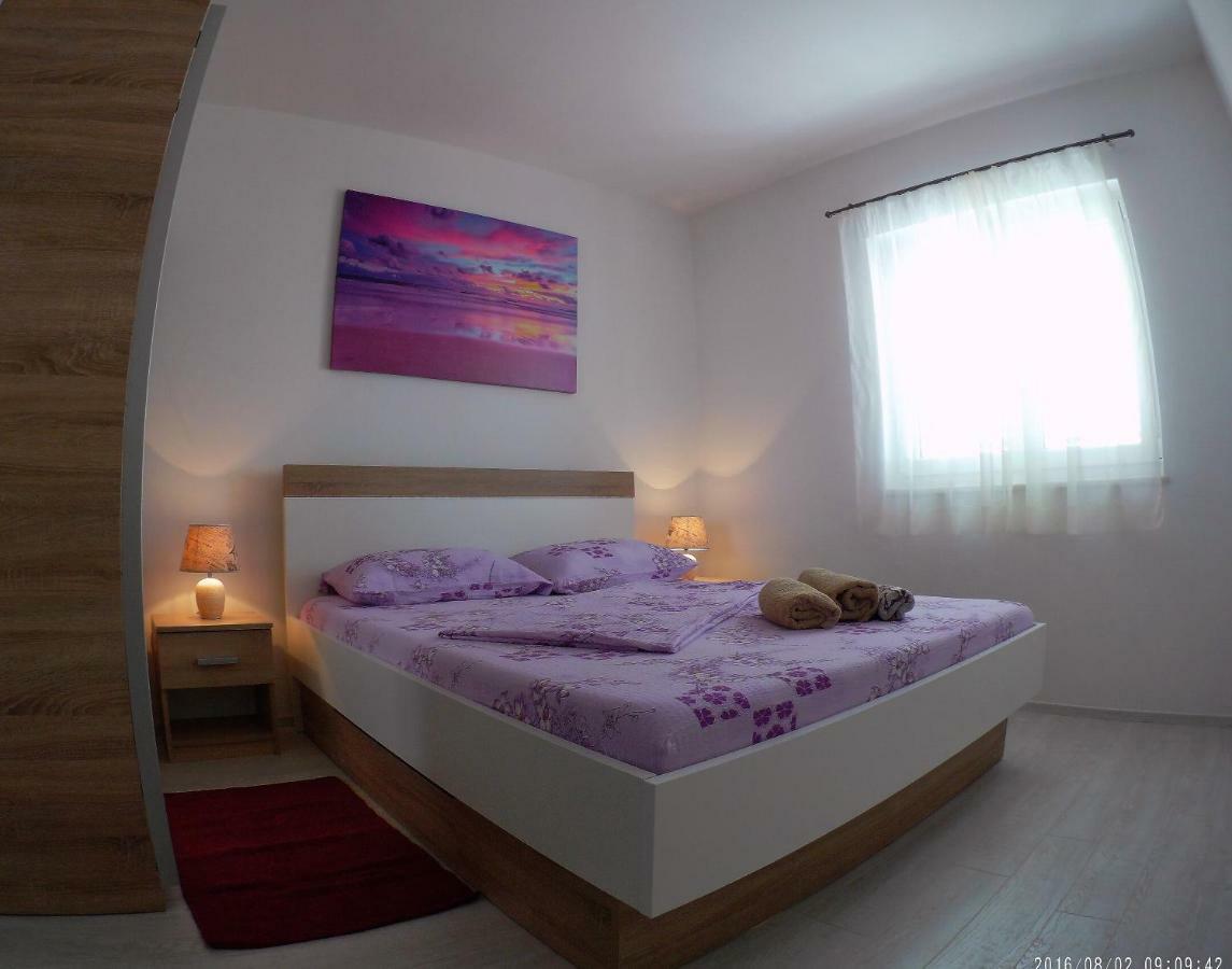 Apartment Dolores Макарска Екстериор снимка
