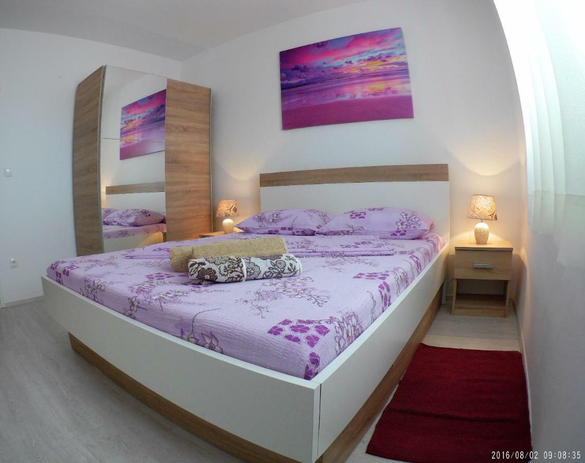 Apartment Dolores Макарска Екстериор снимка